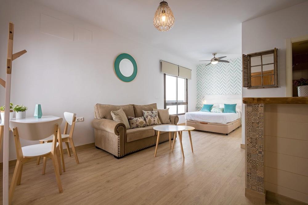 Barcelona Apartments Marina 124 מראה חיצוני תמונה