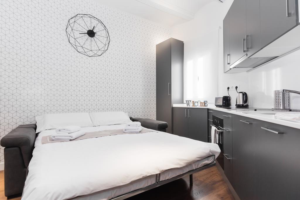 Barcelona Apartments Marina 124 מראה חיצוני תמונה